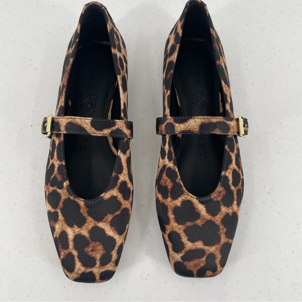 NIB Katy Perry Leopard Print Evie Mary Jane Gold Hardware Flats Size 5.5M Casual - Picture 2 of 9